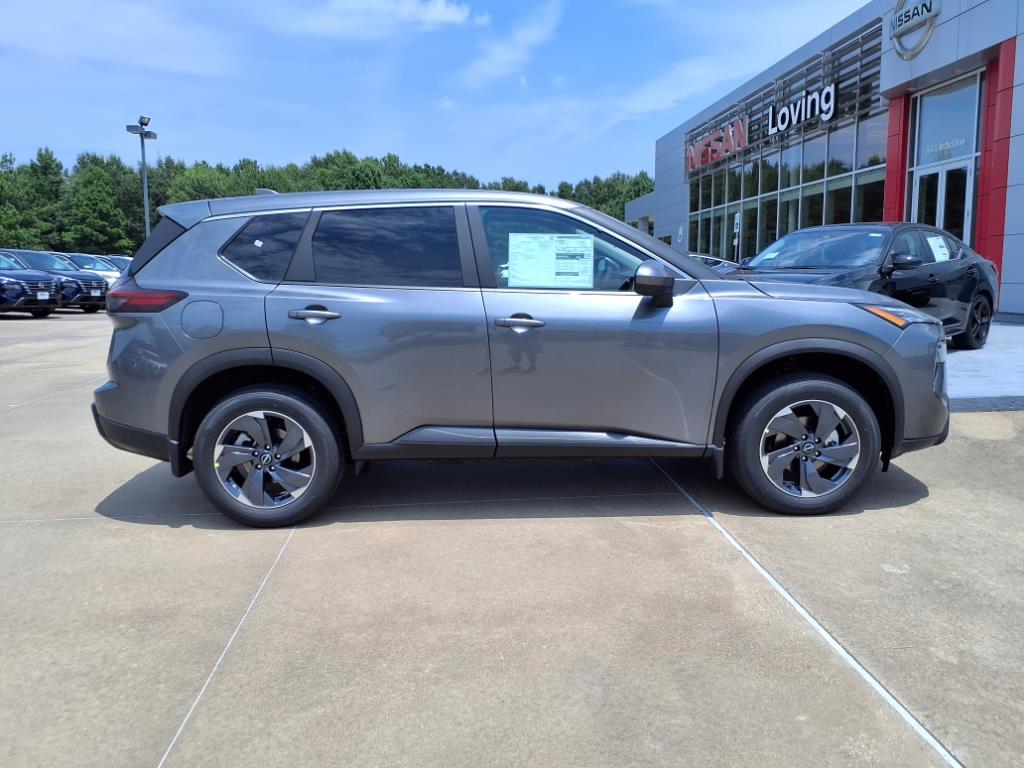 2026 Nissan Rogue SV photo 2