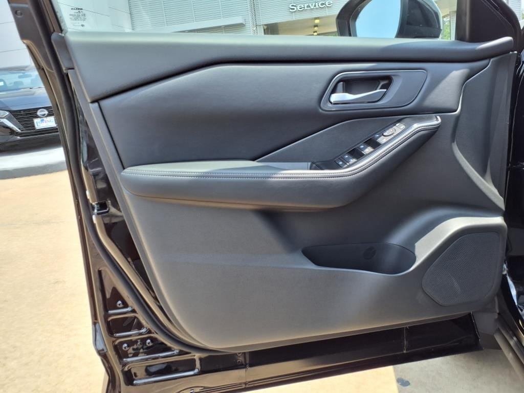 2026 Nissan Rogue SV - Photo 19