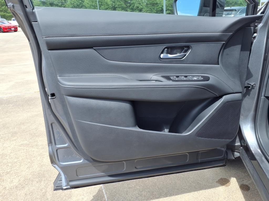 2025 Nissan Murano SV - Photo 18