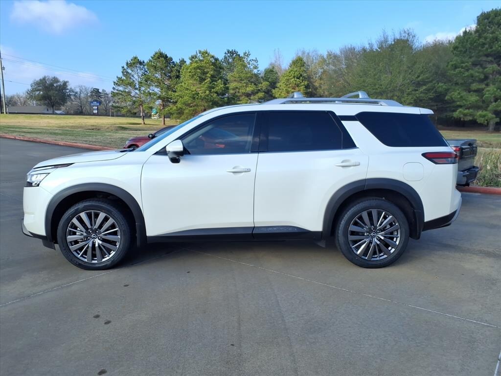 Used 2024 Nissan Pathfinder SL SUV