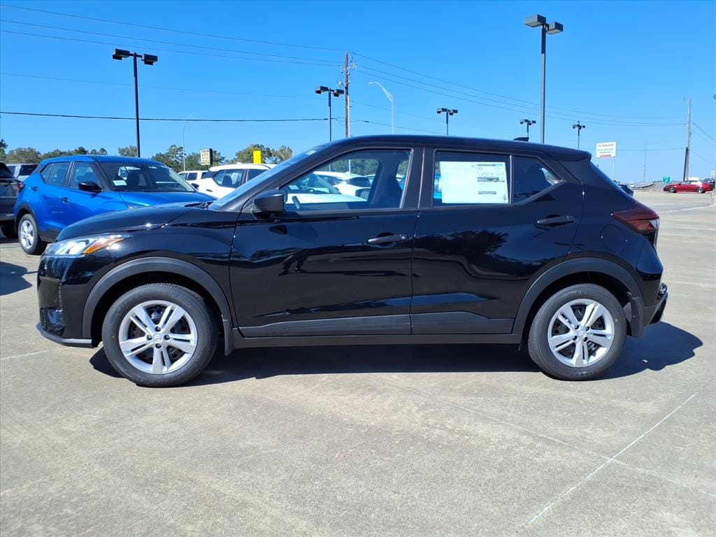 New 2025 Nissan Kicks Play S SUV
