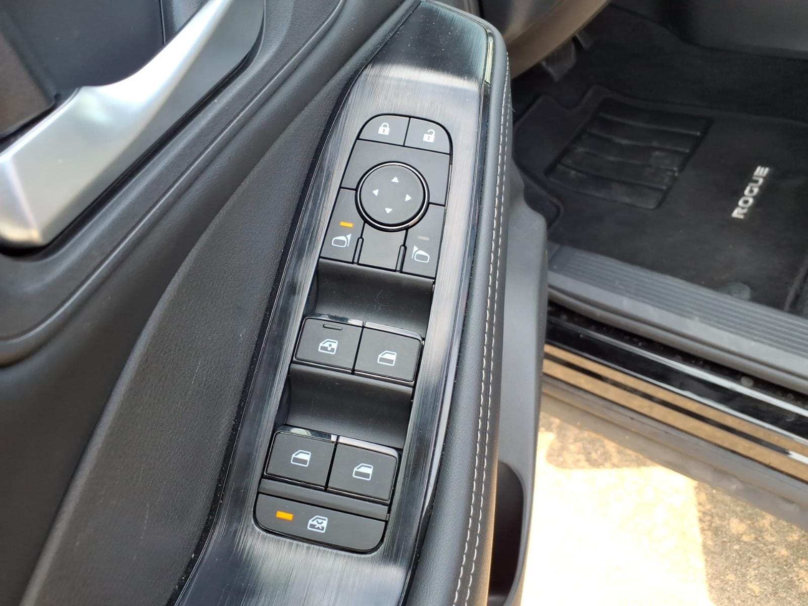 2026 Nissan Rogue SV - Photo 21
