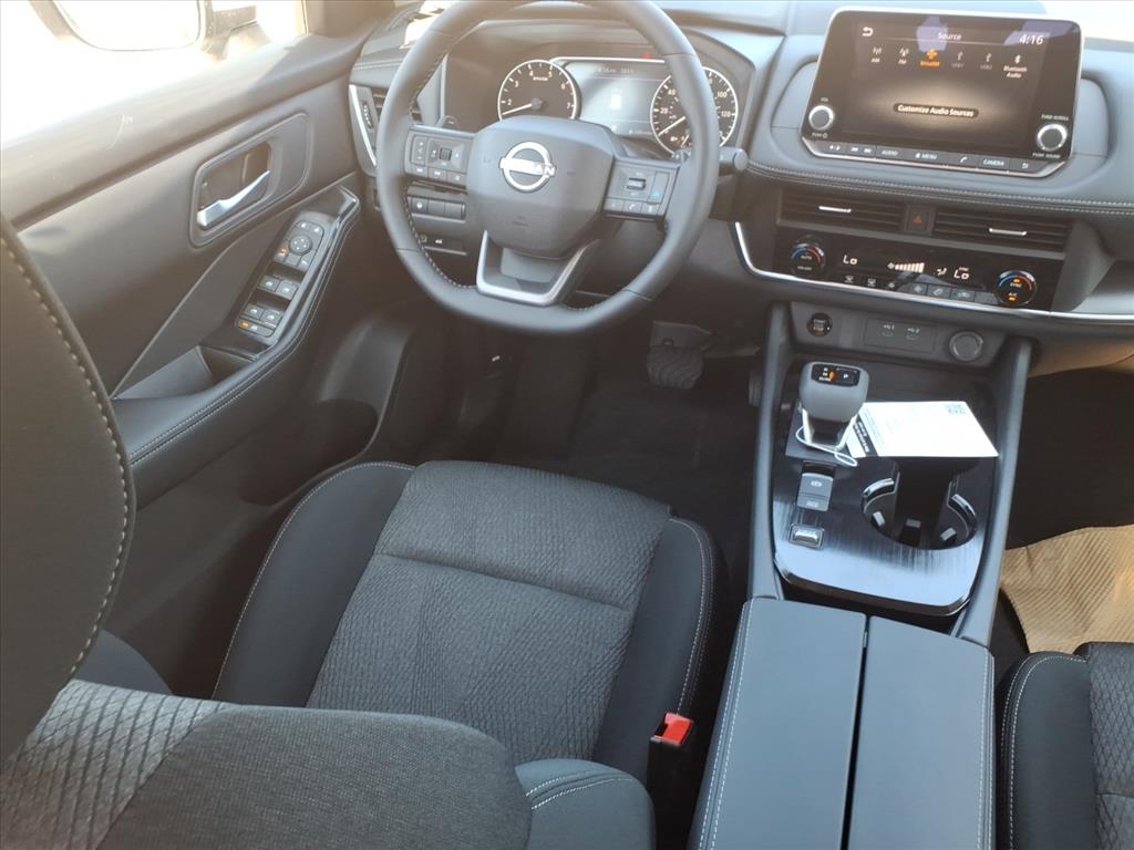 2026 Nissan Rogue SV photo 3