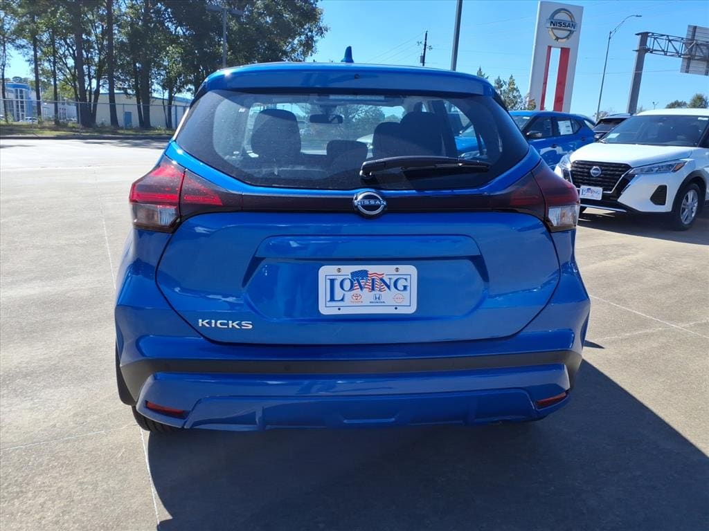 New 2025 Nissan Kicks Play S SUV