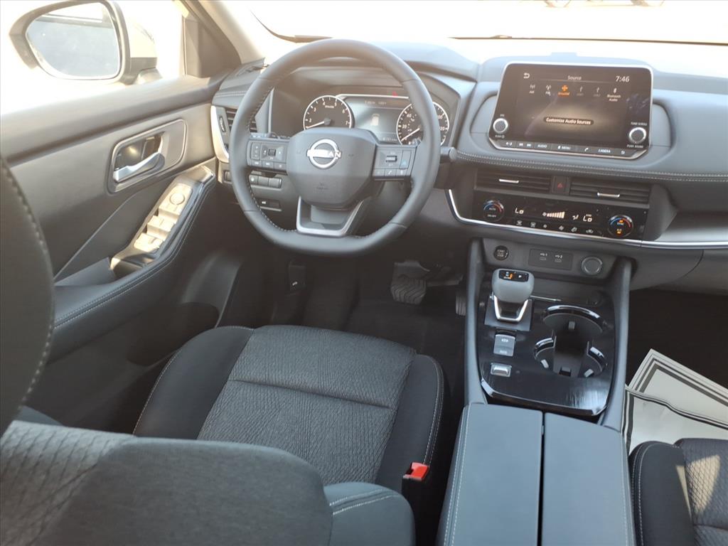 2026 Nissan Rogue SV photo 4