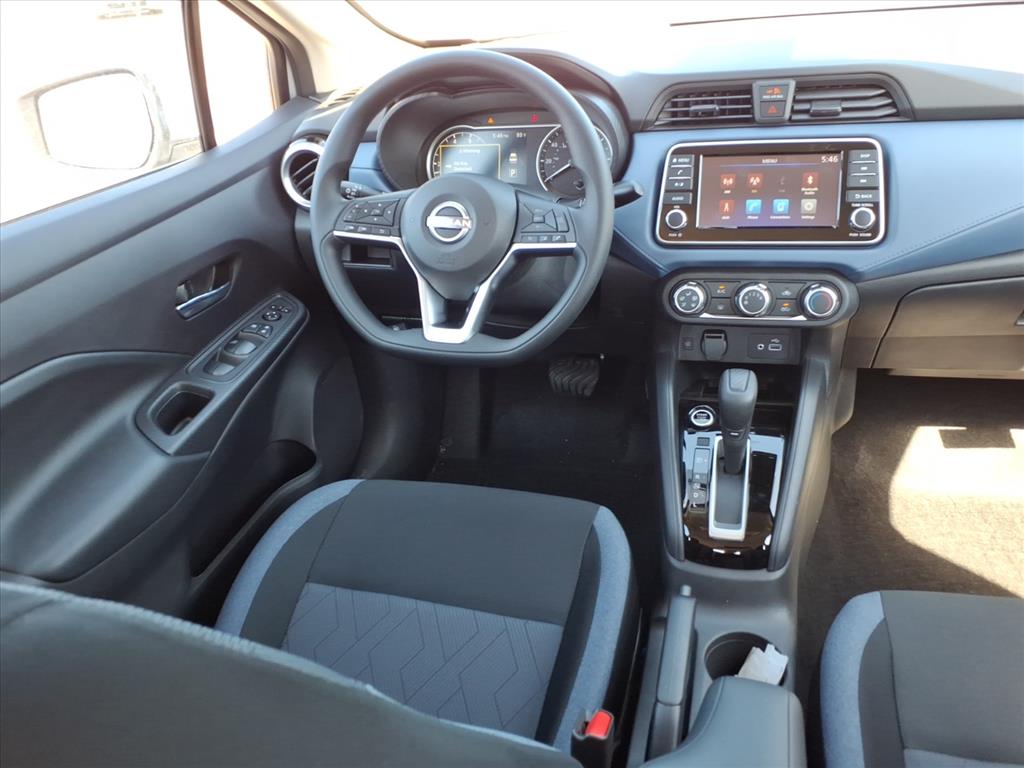 2025 Nissan Versa 1.6 SV photo 4
