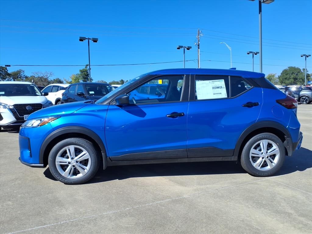 New 2025 Nissan Kicks Play S SUV