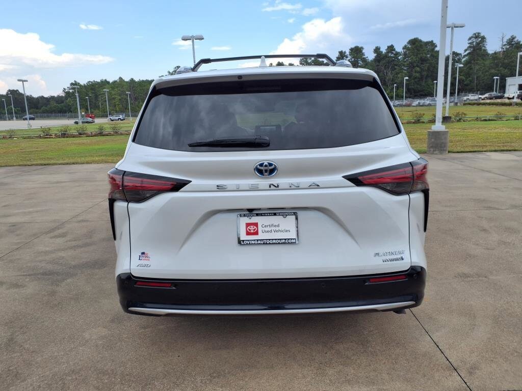2023 Toyota Sienna Platinum photo 3