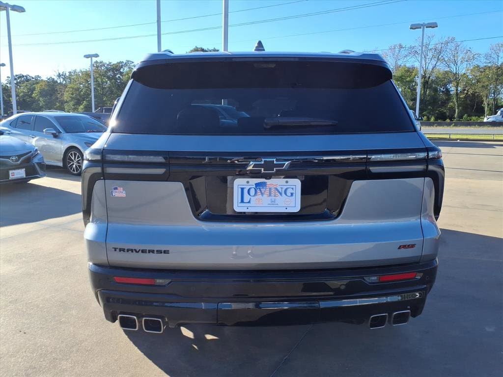 Used 2024 Chevrolet Traverse FWD RS SUV