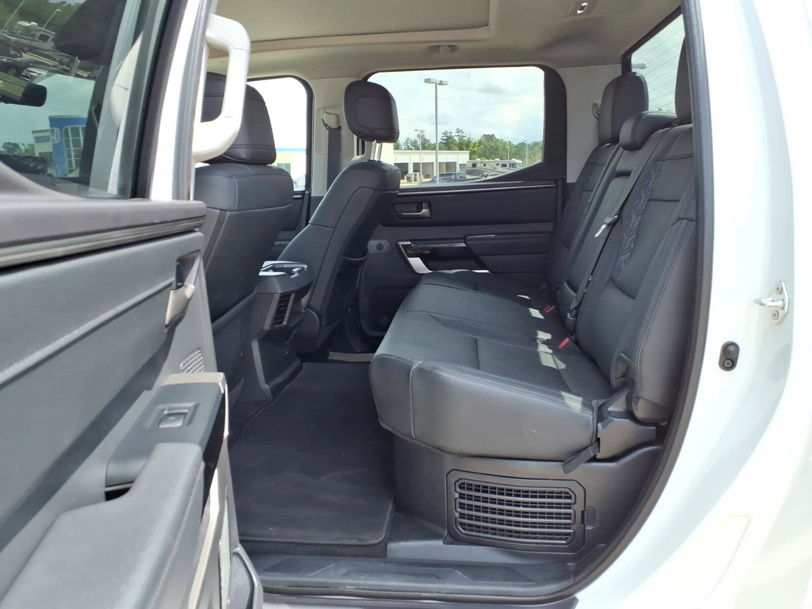 2024 Toyota Tundra Limited - Photo 18