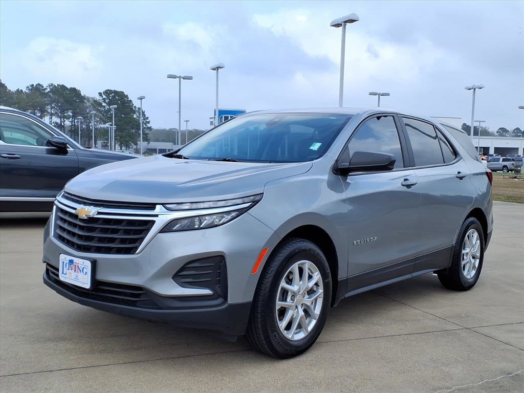 2023 Chevrolet Equinox LS's photo