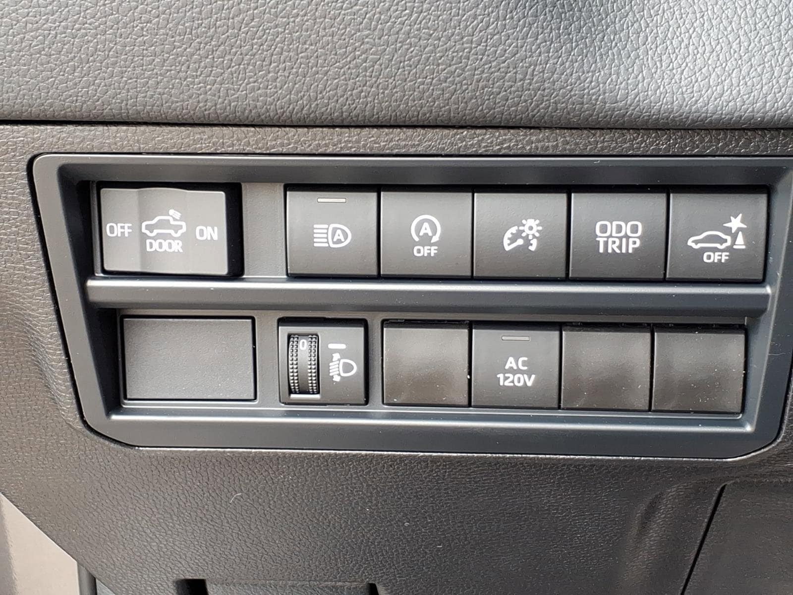 2026 Toyota Tundra Limited - Photo 22