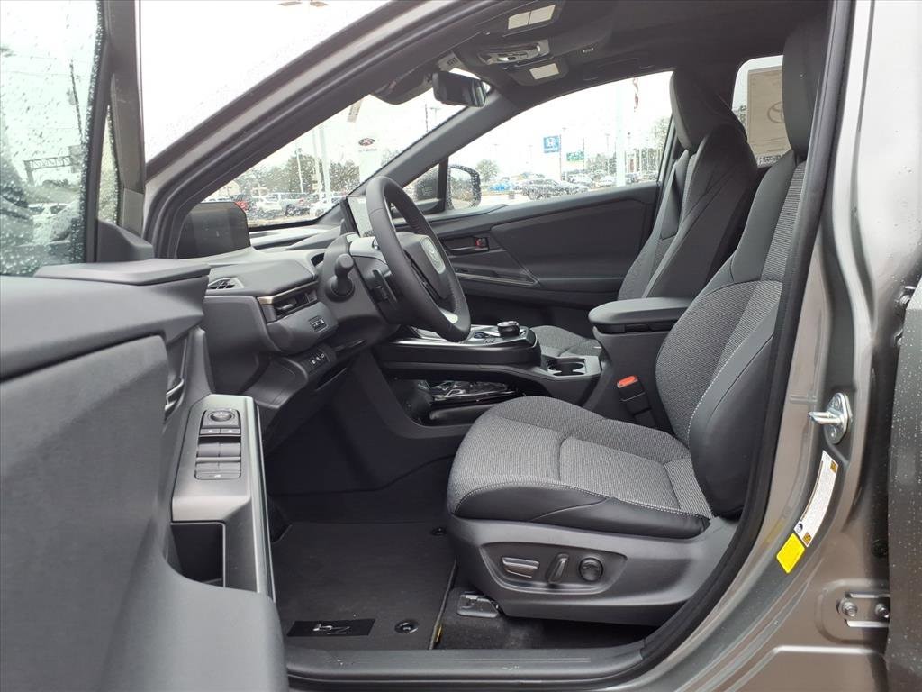 2026 Toyota bZ XLE - Photo 14