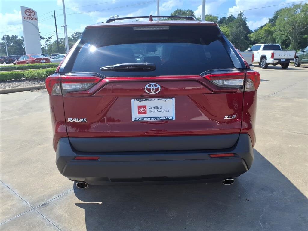2022 Toyota RAV4 XLE Premium photo 3