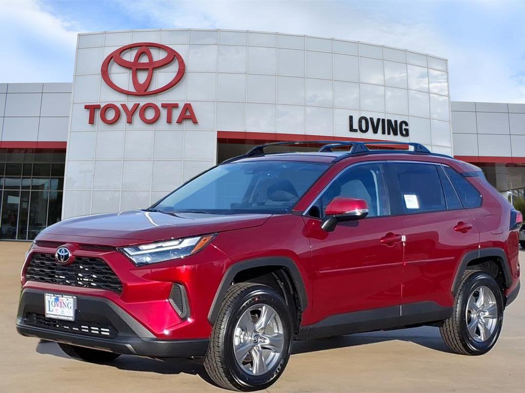 2025 Toyota RAV4 XLE's photo