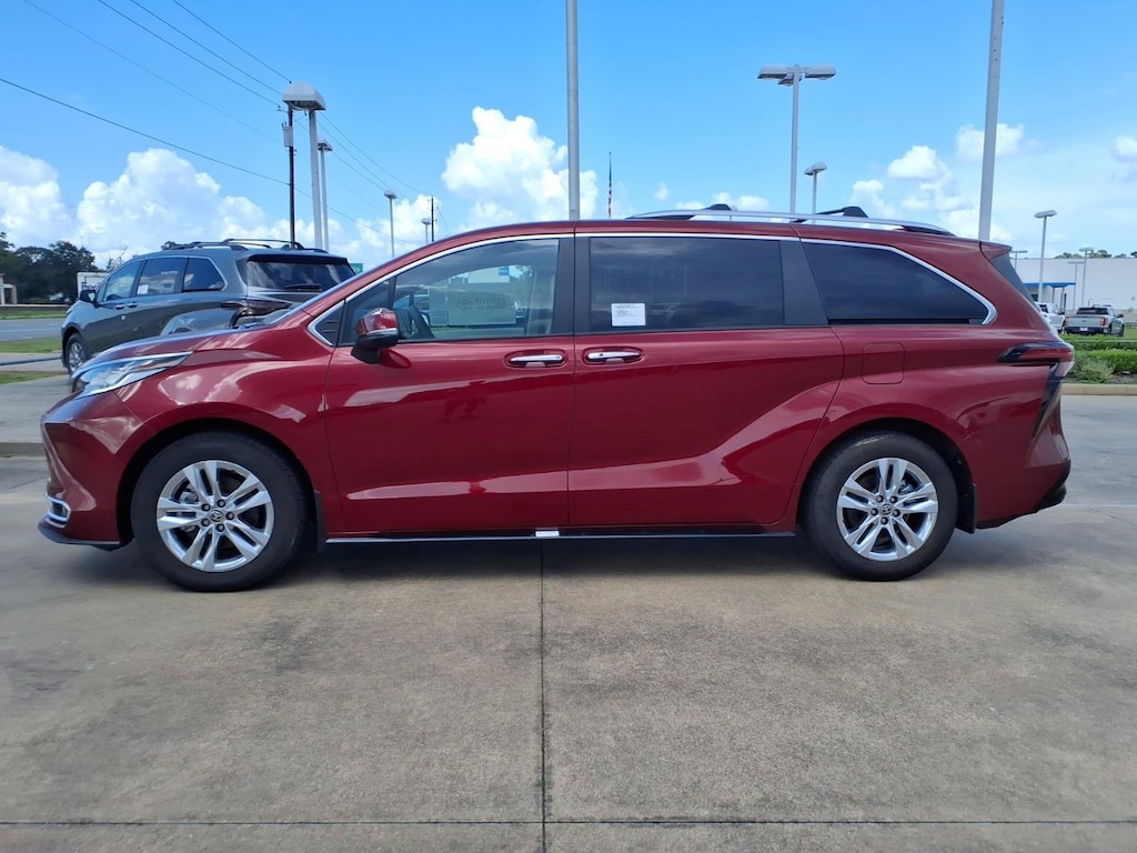 New 2025 Toyota Sienna Limited 7 PASSENGER