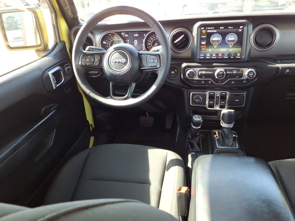Used 2023 Jeep Gladiator WILLYS SPORT Truck Crew Cab