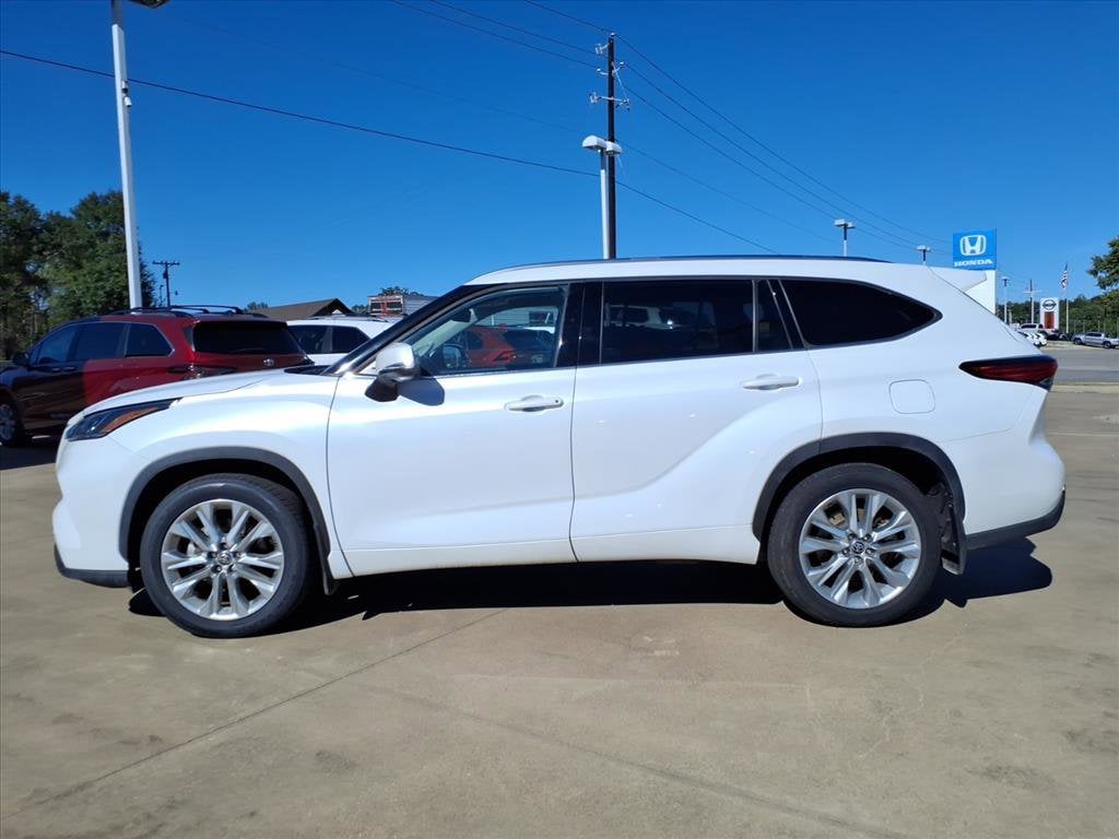 Certified 2022 Toyota Highlander LIMITED SUV