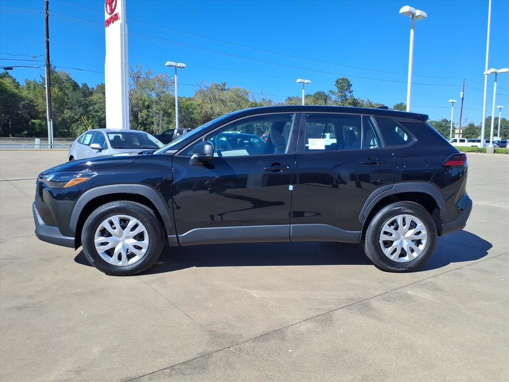 2026 Toyota Corolla Cross L photo 2