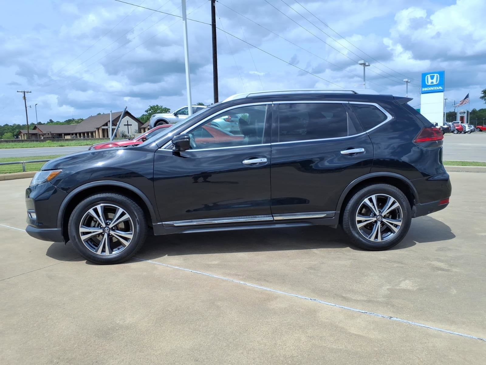 Used 2018 Nissan Rogue SL with VIN 5N1AT2MT6JC736089 for sale in Lufkin, TX