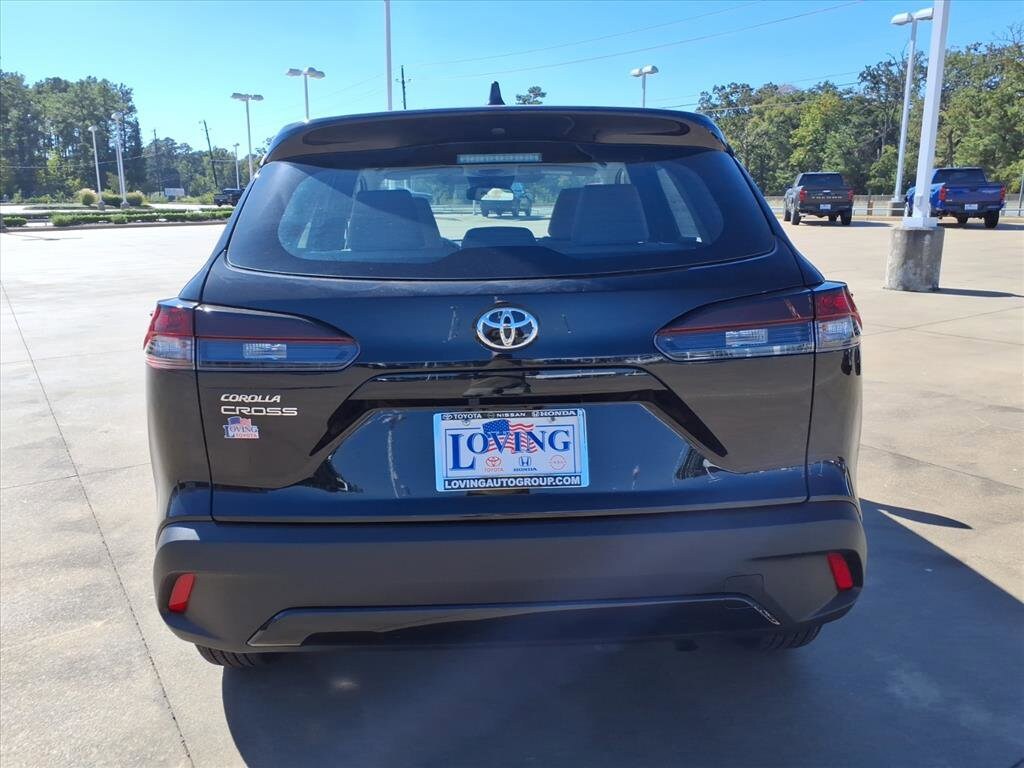 2026 Toyota Corolla Cross L photo 3