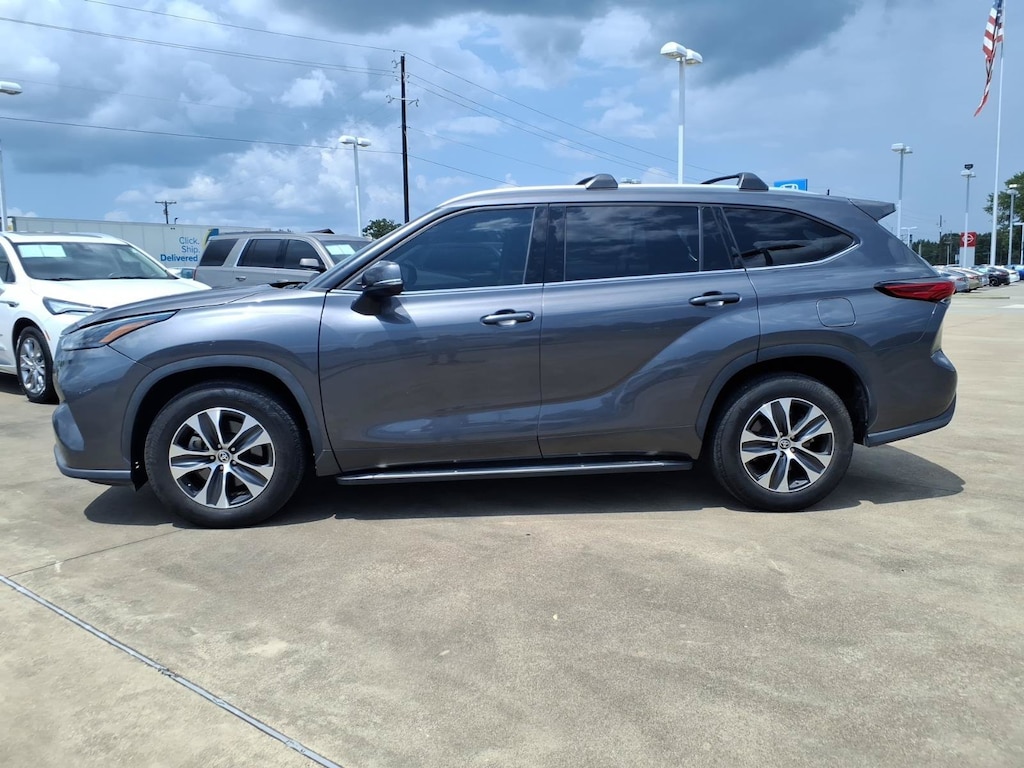 Used 2022 Toyota Highlander XLE SUV