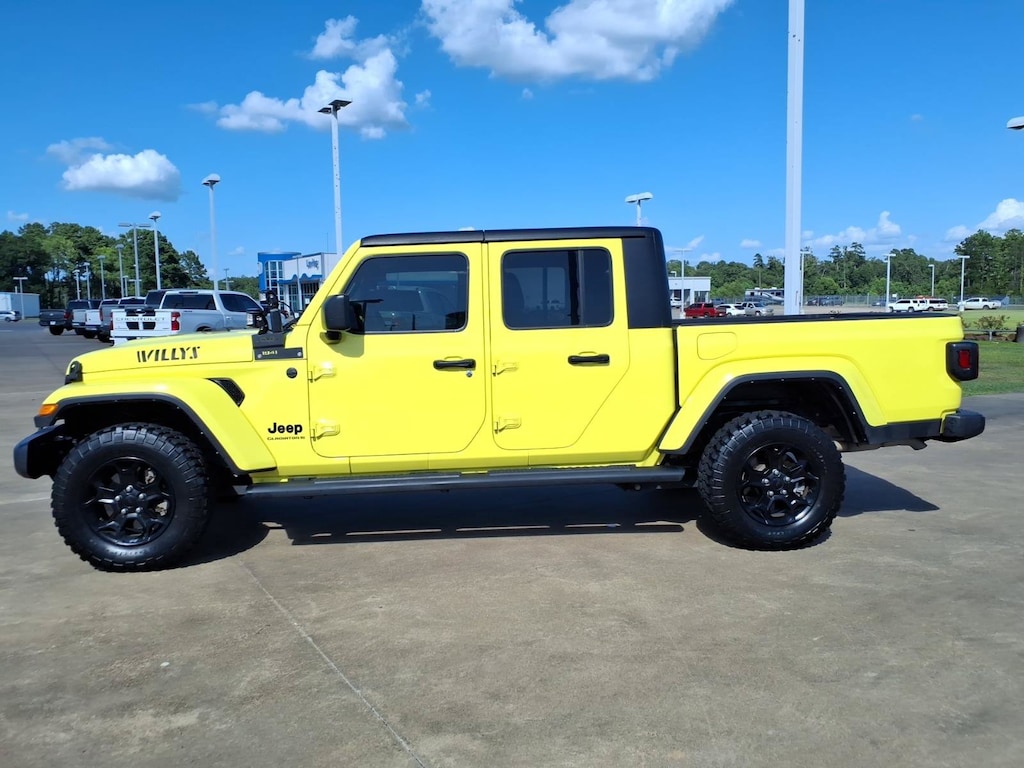 Used 2023 Jeep Gladiator WILLYS SPORT Truck Crew Cab