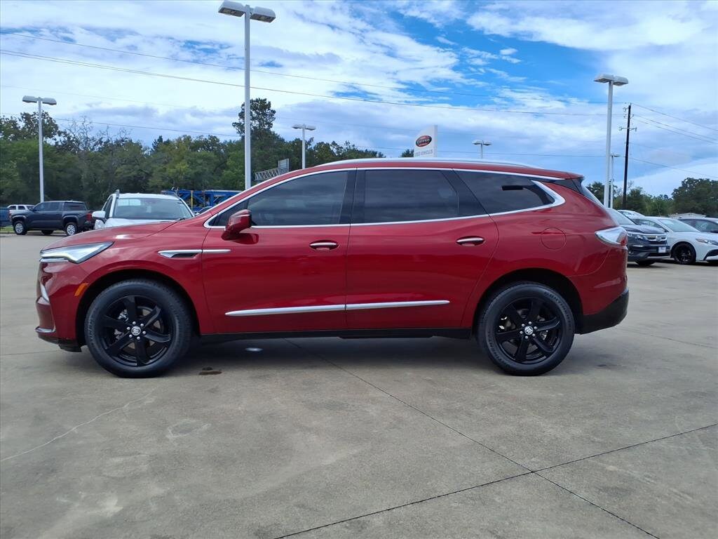 2023 Buick Enclave Essence photo 2