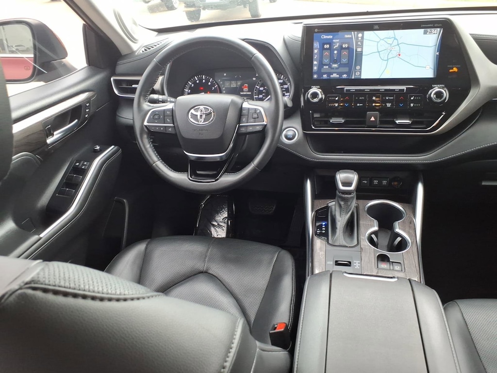 Used 2021 Toyota Highlander LIMITED SUV