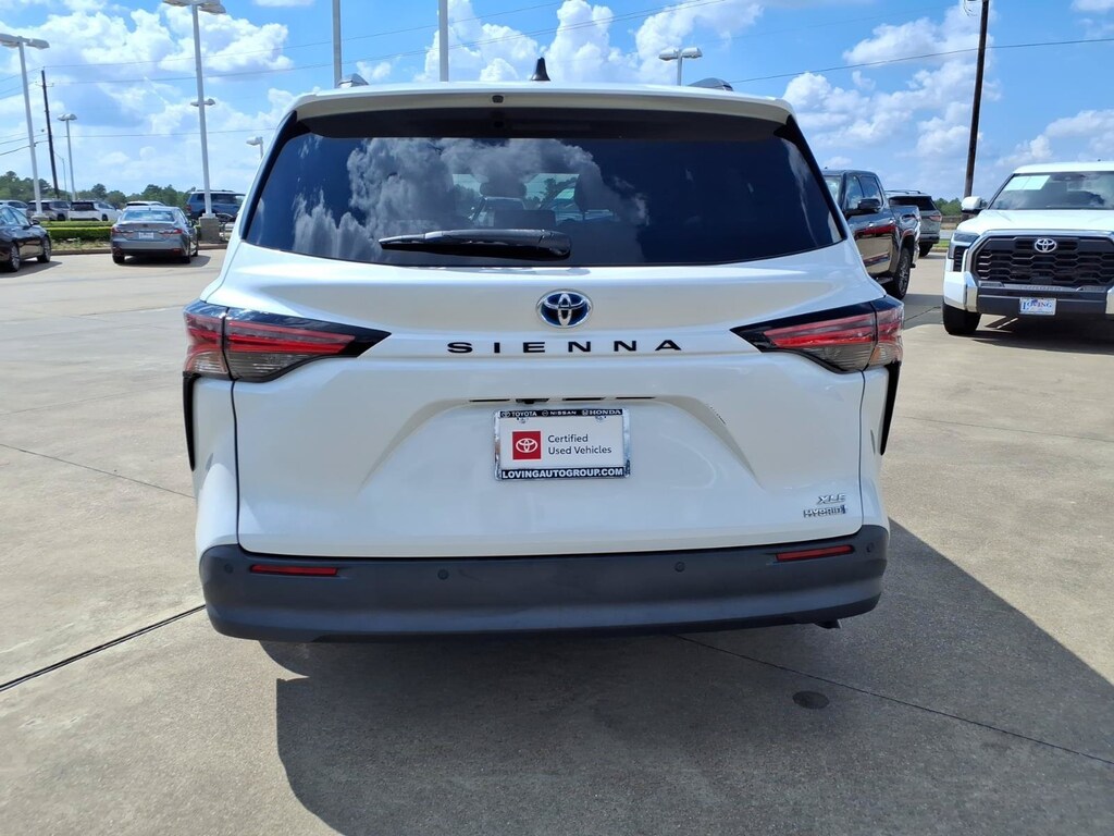 Certified 2022 Toyota Sienna XLE Van Passenger Van
