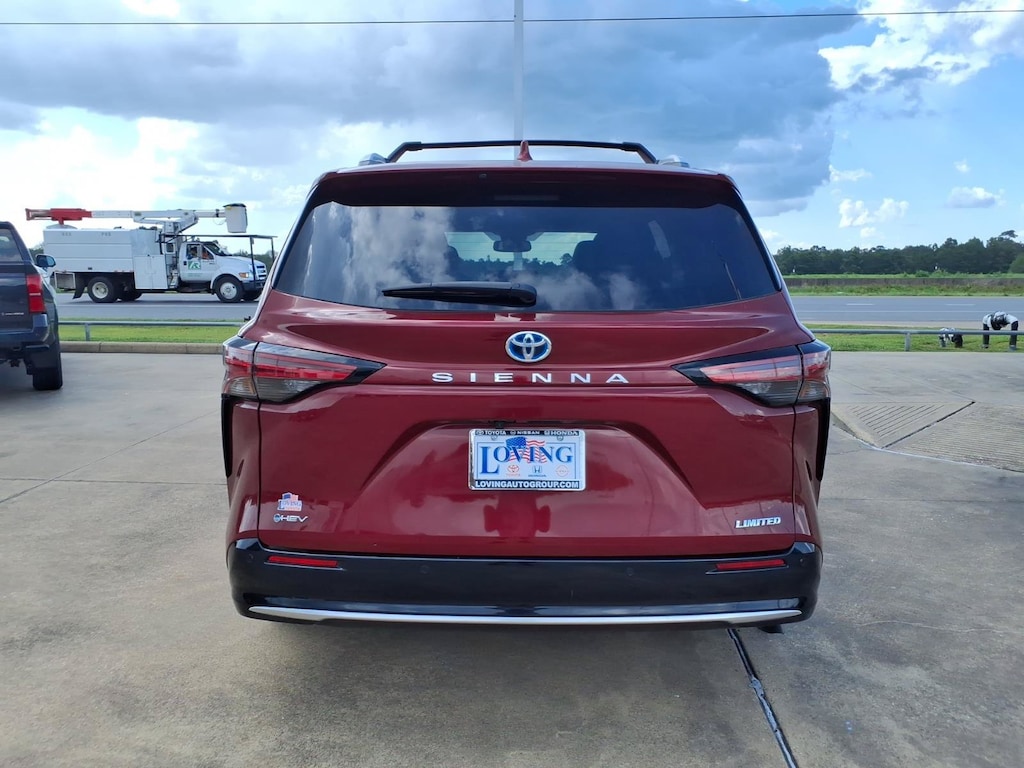 New 2025 Toyota Sienna Limited 7 PASSENGER