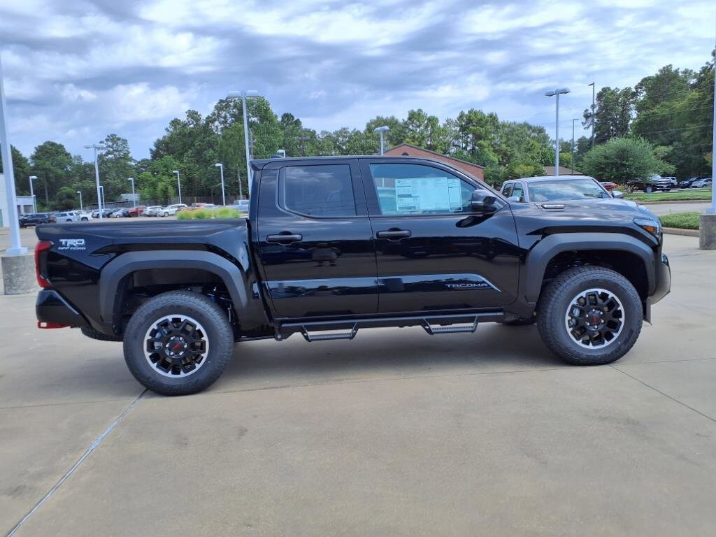 2025 Toyota Tacoma TRD Off-Road 4x4 Double Cab photo 2
