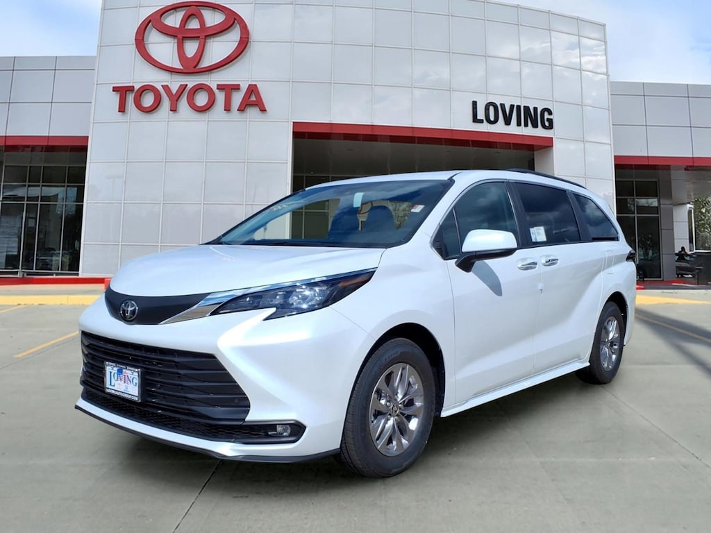 New 2026 Toyota Sienna XLE 8 PASSENGER