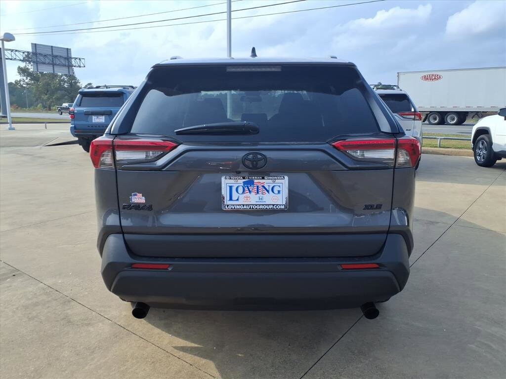 2025 Toyota RAV4 XLE photo 2