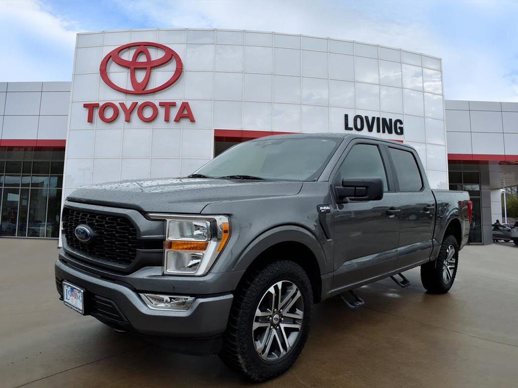 2022 Ford F-150 XL's photo