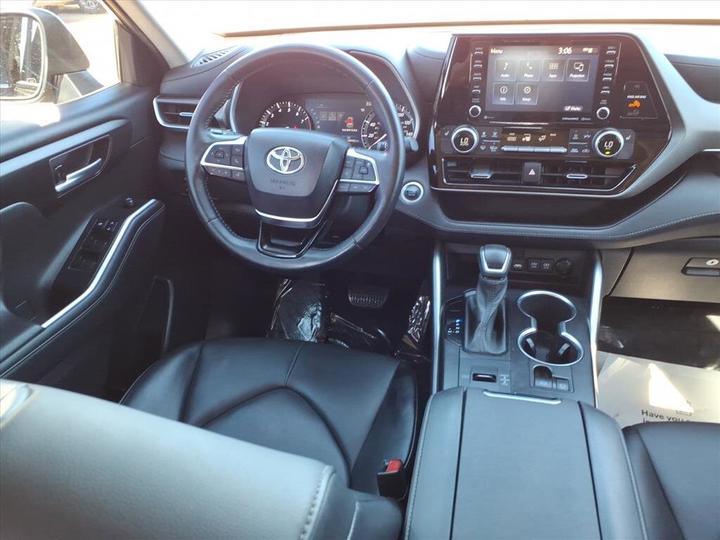 2021 Toyota Highlander XLE photo 4