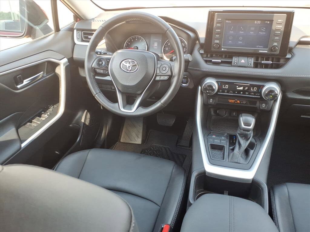 2022 Toyota RAV4 XLE Premium photo 4
