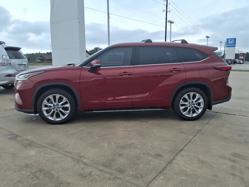 Used 2021 Toyota Highlander LIMITED SUV