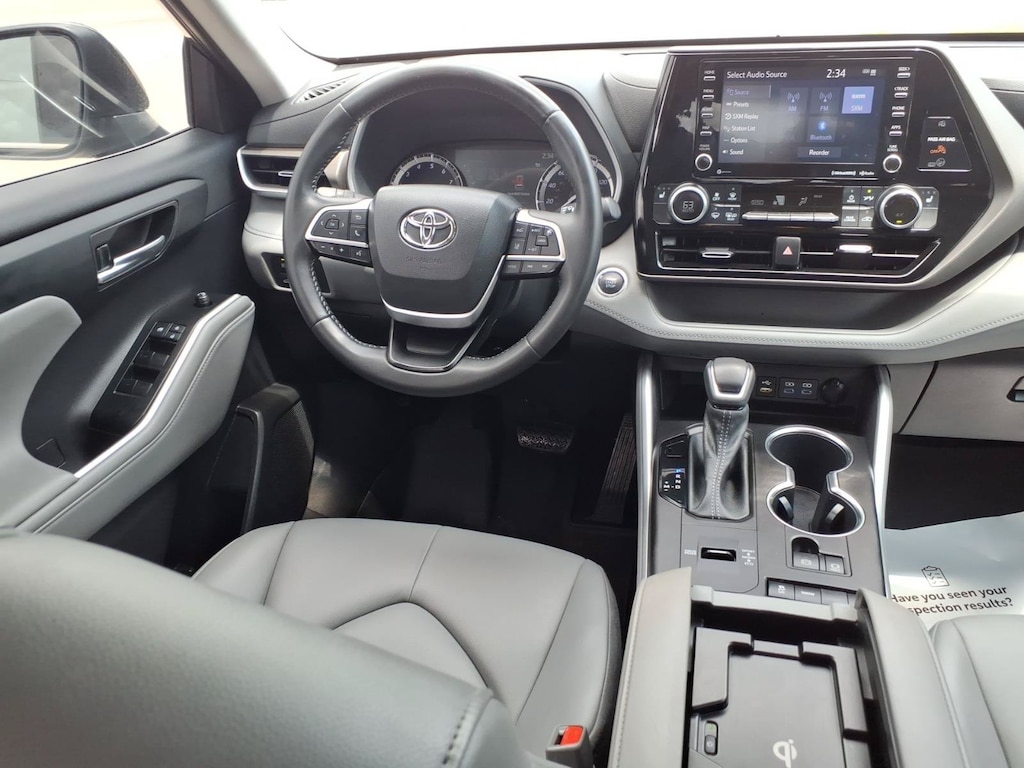 Used 2022 Toyota Highlander XLE SUV