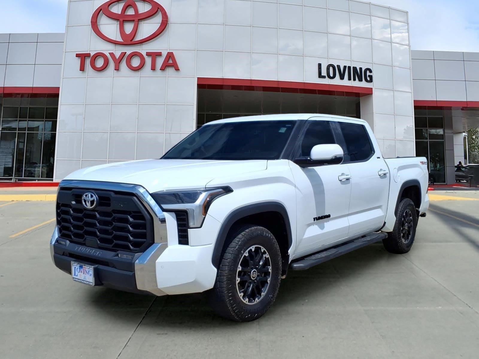 Pre-Owned 2023 Toyota Tundra SR5