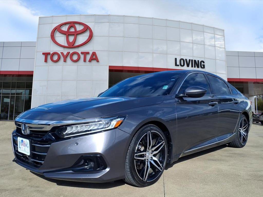 2022 Honda Accord Touring's photo