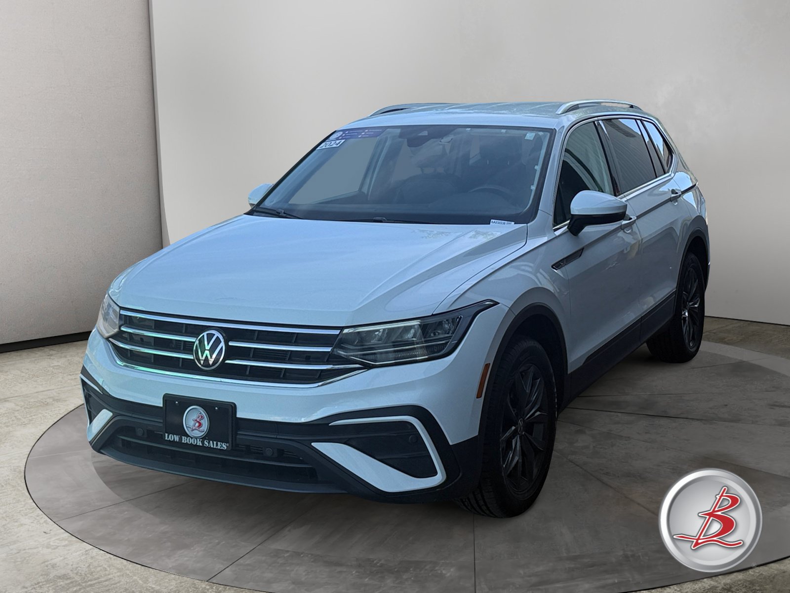 Used 2024 Volkswagen Tiguan 2.0T SE SUV