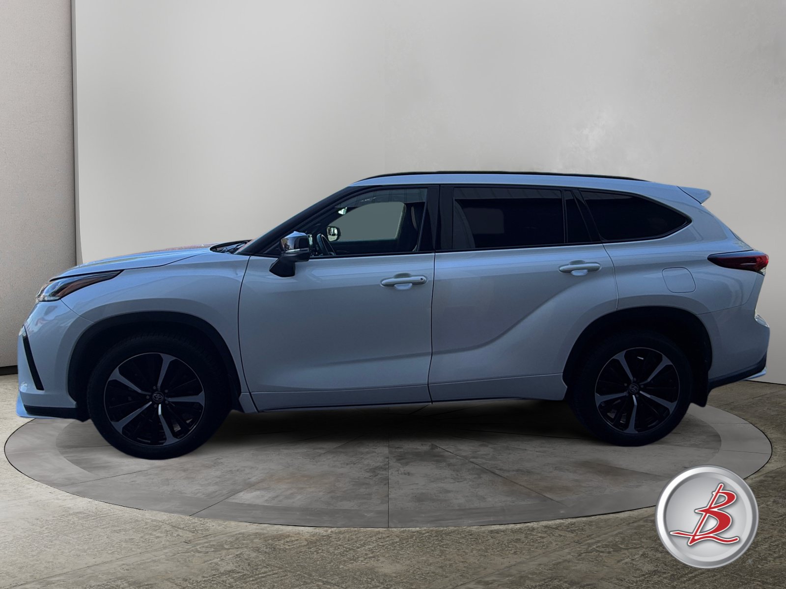 Used 2021 Toyota Highlander XSE SUV