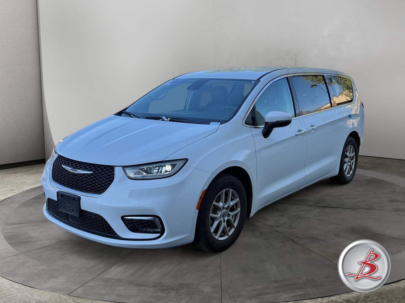 Used 2023 Chrysler Pacifica Touring L Van Passenger Van