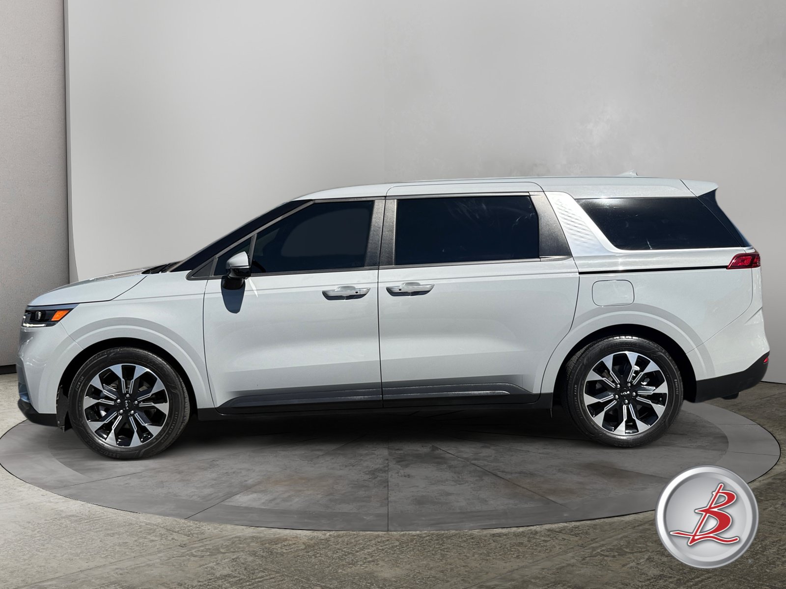 Used 2024 Kia Carnival EX MPV