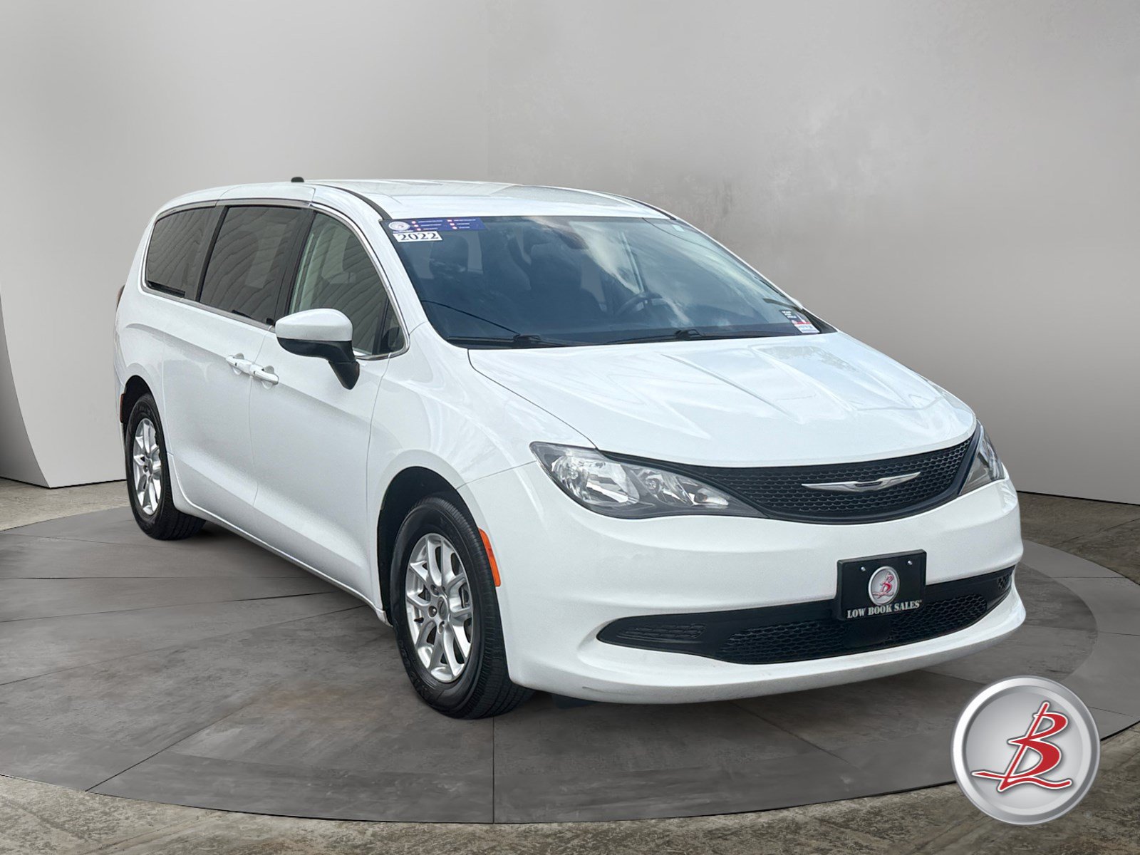2022 Chrysler Voyager
