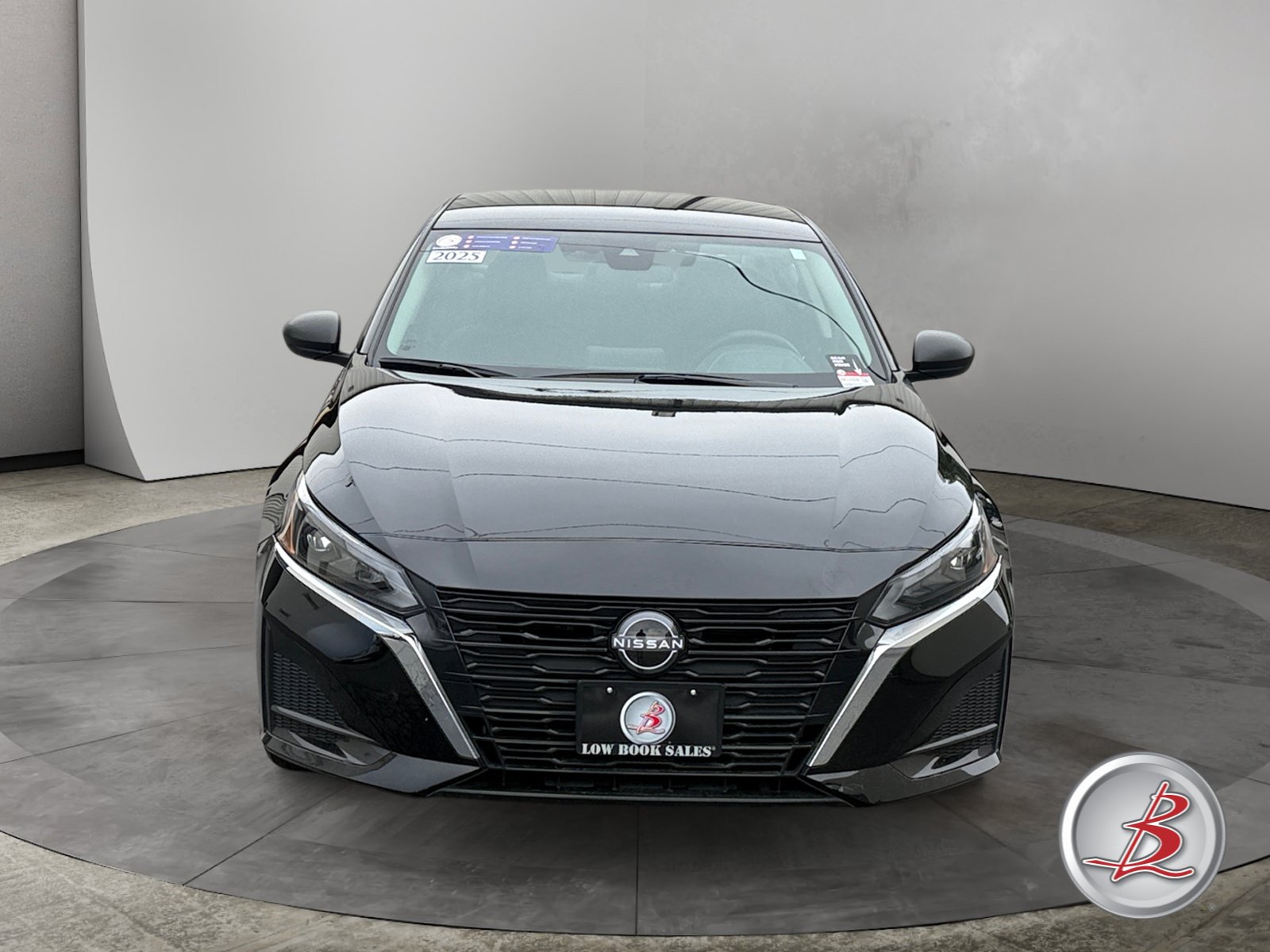 Used 2025 Nissan Altima SV Sedan