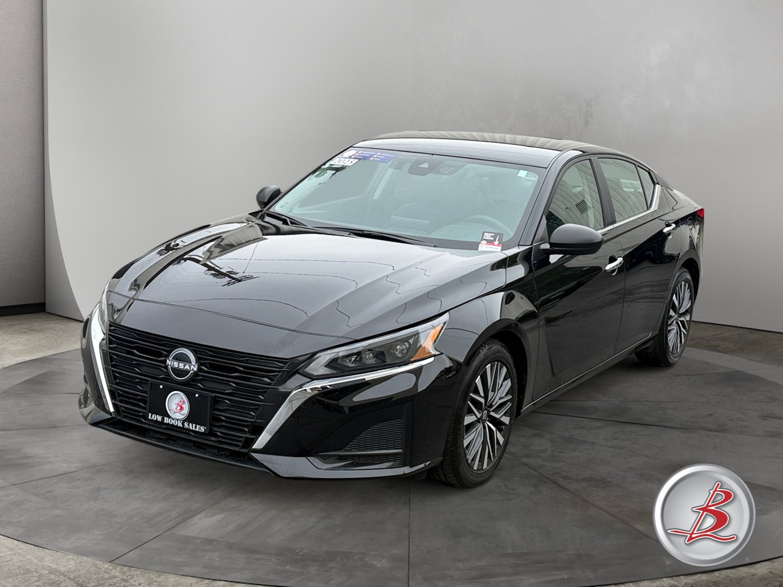 Used 2025 Nissan Altima SV Sedan