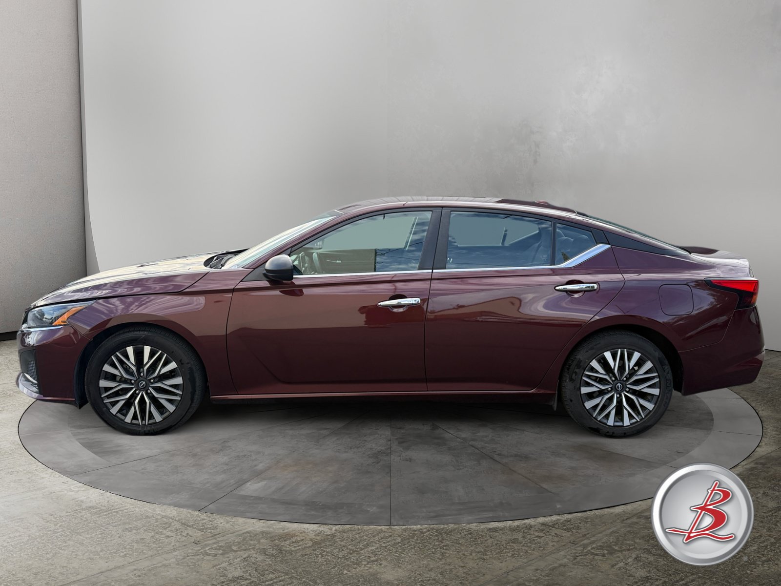 Used 2024 Nissan Altima 2.5 SV Sedan