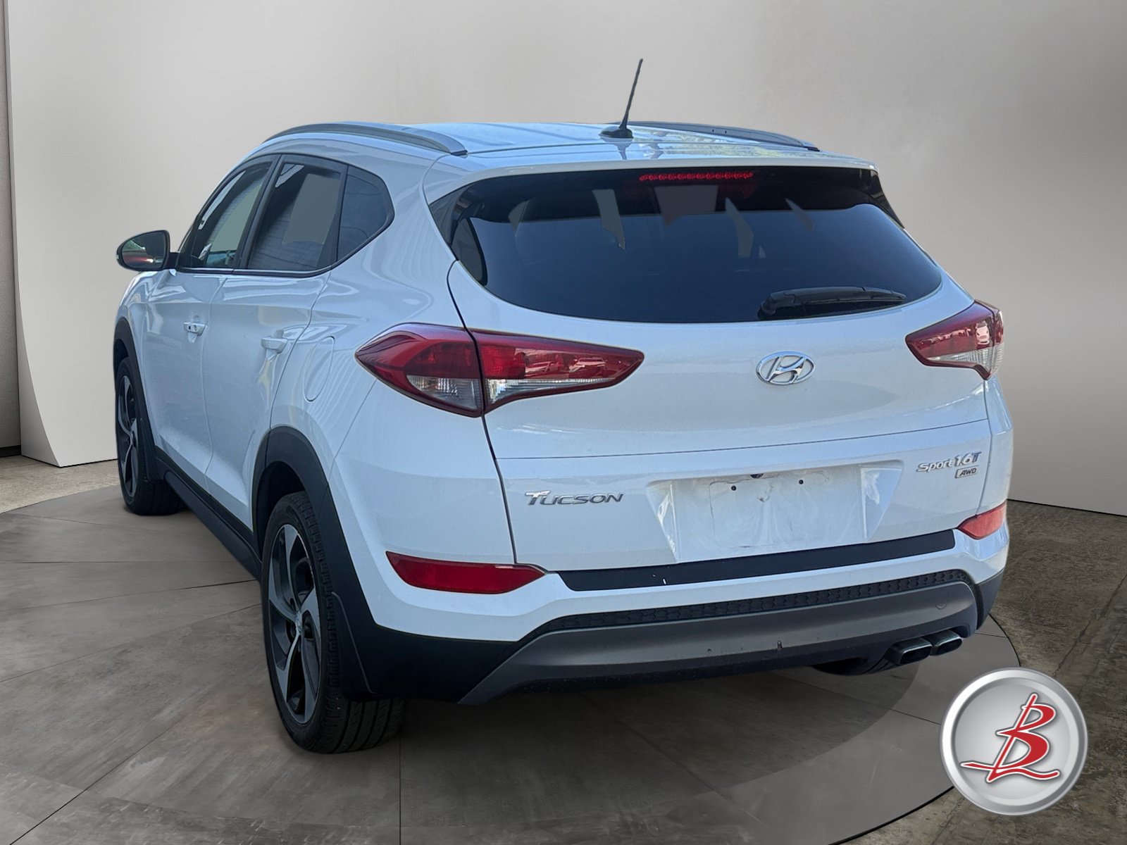 Used 2016 Hyundai Tucson Sport w/Beige Interior SUV